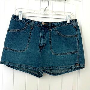 Old Navy Outlet, Sz 8, 100% cotton, Jean shorts, snap button